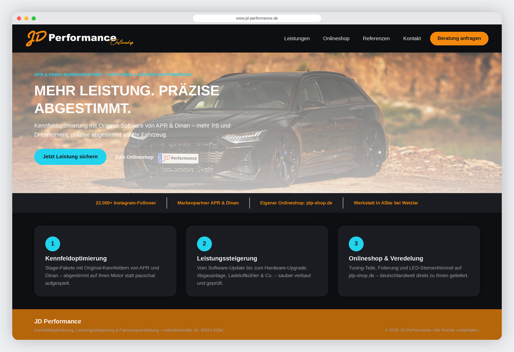 Dunkle Website-Konzeptstudie für ein Automotive-Angebot